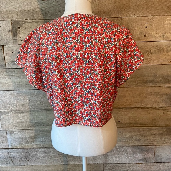 BNWOT Zara women’s  red floral tie up‎ cropped shirt top in size medium - Picture 3 of 9